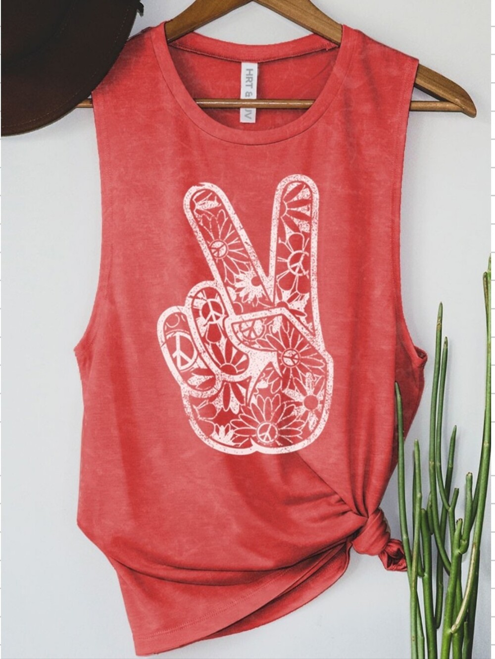 206 | Peace and Love Sign Graphic Sleeveless Tee